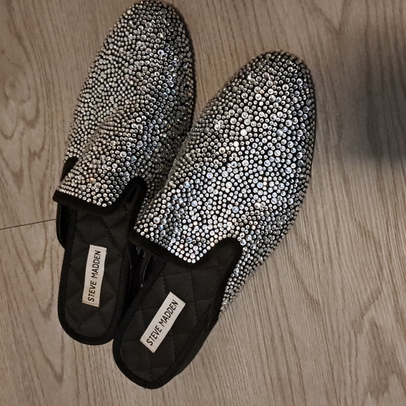 Slip on shoes - Picture 2 of 6